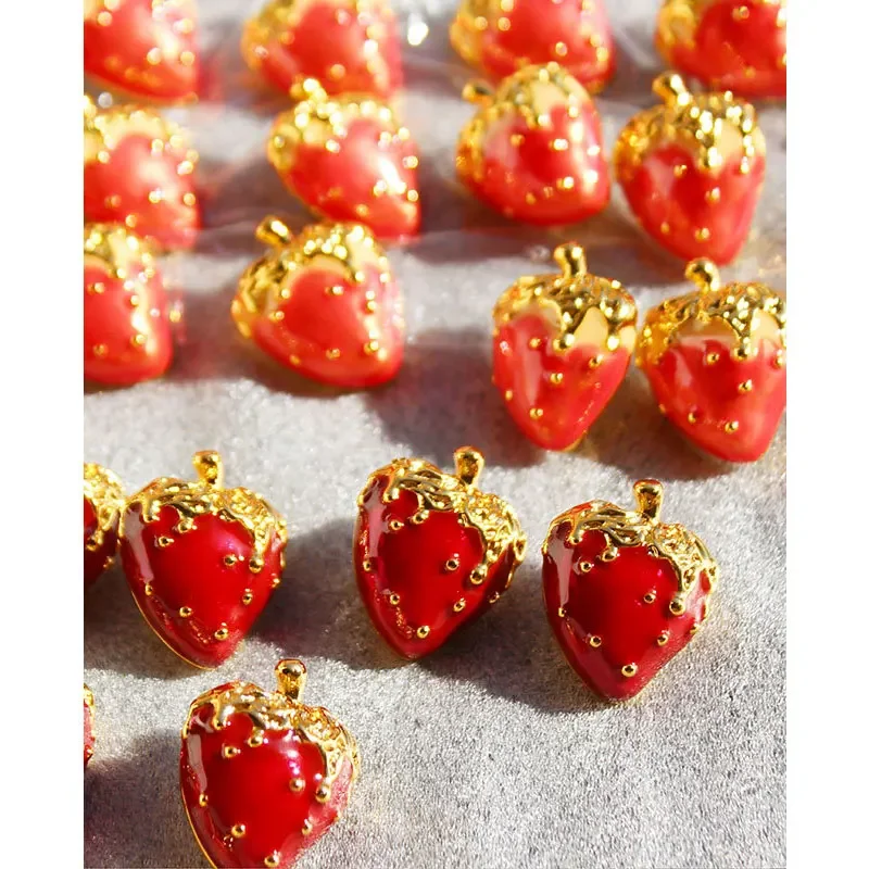 Vintage Resin Enamel Red Strawberry Stud Earrings Fun Cute Drop Glazed Fruit Earrings for Women Jewelry Girl Fresh Sweet Style