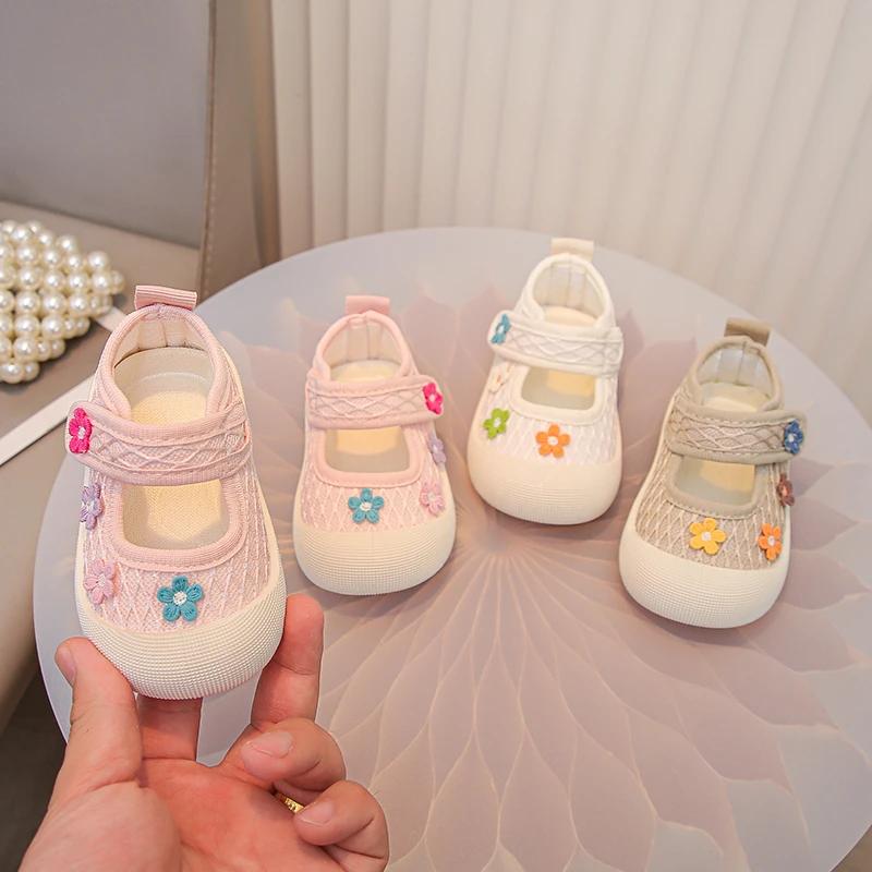 

Baby Walking Shoes Sweet Flowers Princess Style for Girls Casual Shoes Soft Bottom 2025 Autumn New Kids Flat Shoes Toes Capped