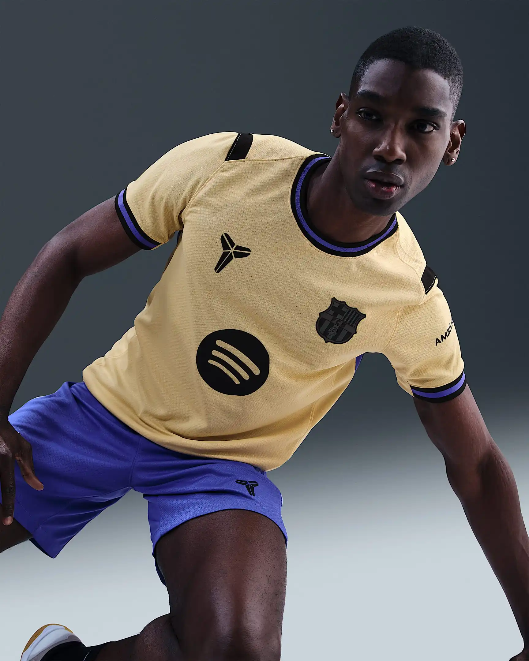 برشلونة بعيدا نسخة المروحة لموسم 2025/26 كوبي دري فيت قميص كرة القدم للرجال سريع الجفاف