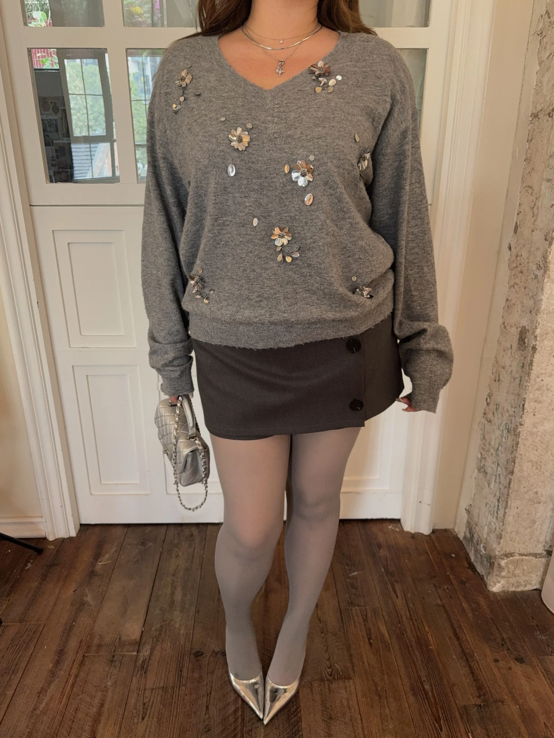 

Boolibyoo Handmade Beaded Large Size MIU Series High-End Feeling V-ne Woolly Knitted Top Women's Premium Polyester Blend Lo...