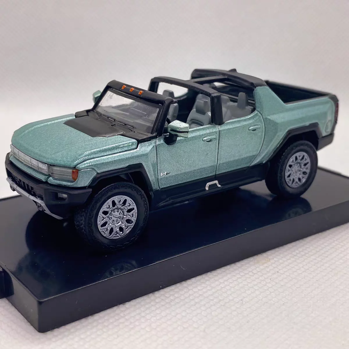 

Diecast GMC 1:64 Scale Hummer EV 2024 Metal Green Alloy Convertible SUV Model Collectible Toy Gift Souvenir Display Ornament