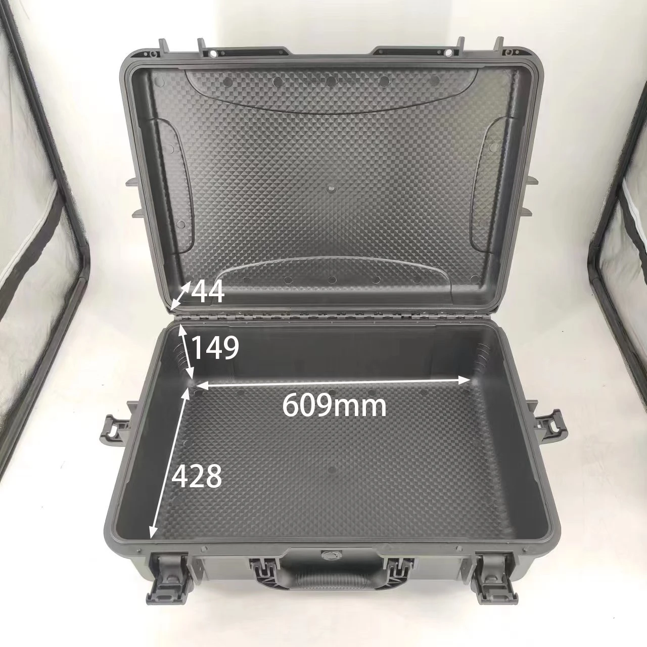 DPC131-4 High Quality Hard Plastic IP67 Waterproof Equipment Storage Protective Case With Customized Foam