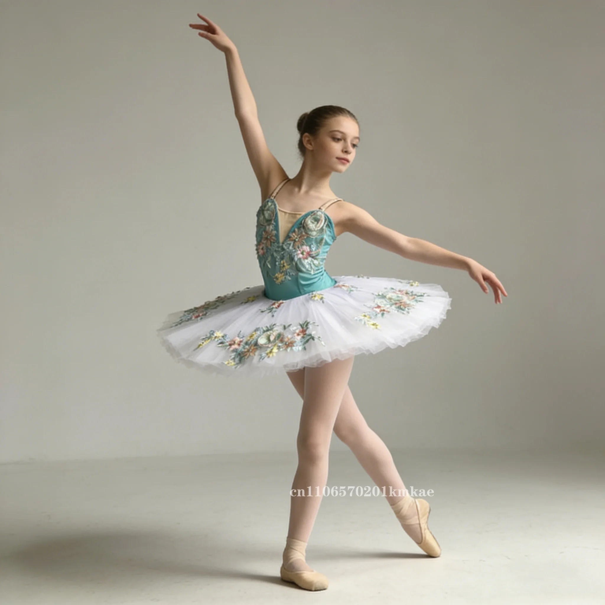 Traje de Ballet Clásico para Niñas, Corsé de Satén Verde con Bordado de Flores 3D para Competencia de Bailarinas