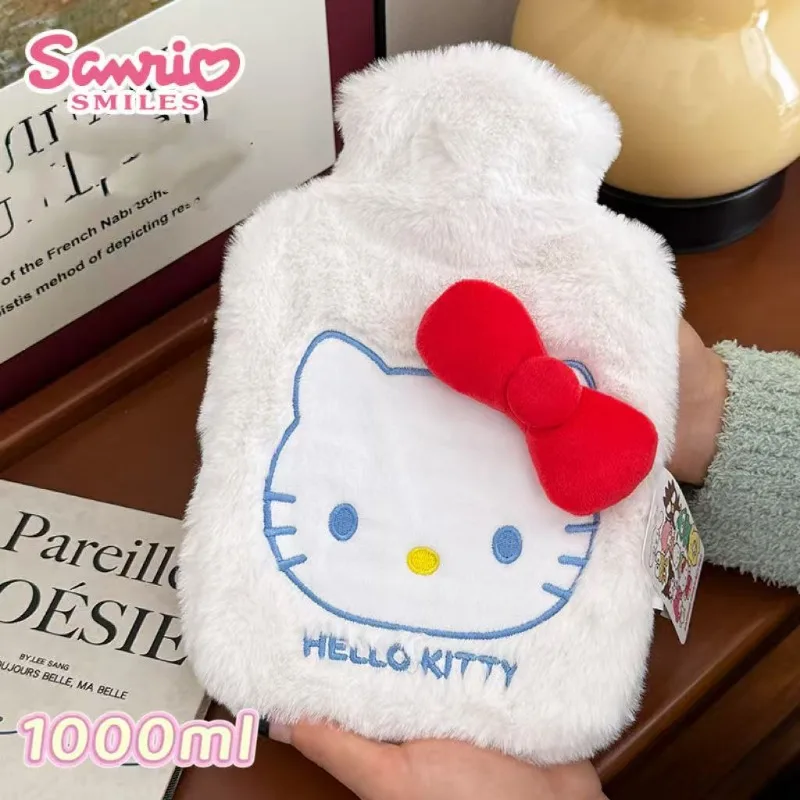 

Cute Sanrio Hello Kitty Plush Water-Filled Hot Water Bottle with Bow Design, A Lovely Hand Warmer for Winter Warmth and Comfort