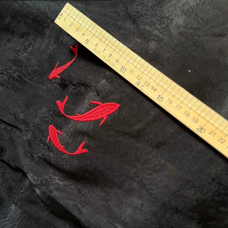 Schwarzer Stoff im chinesische – Embroidery Fish Bewertung und Preis