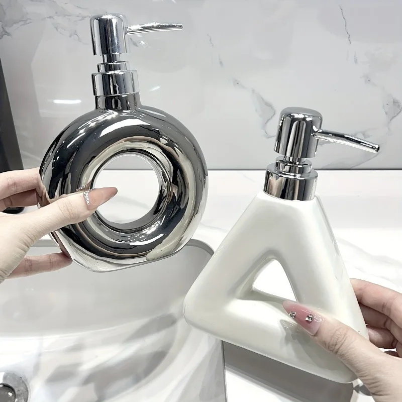1pcs Creative Ceramic Soap Dispenser Bathroom Shower Gel Press Bottle Home Bathroom Liquid Soap Refillable Container