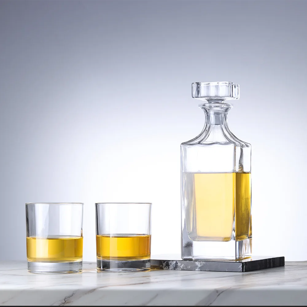 Modern light luxury crystal glass household hip flask, creative red wine decanter, whiskey bottle