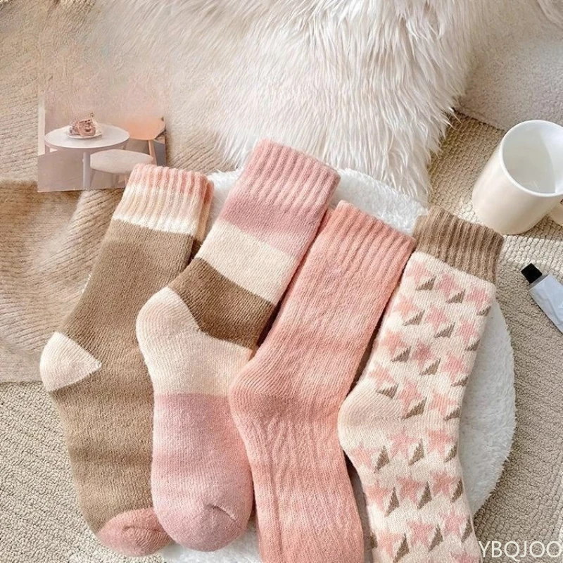 

4 пары толстых женских носков на осень-зиму с петлями, плюшевыми носками на толстой средней подошве для тепло, простота, комфорта.