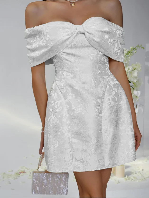 

Evening gown, women's bow, socialite style strapless dress