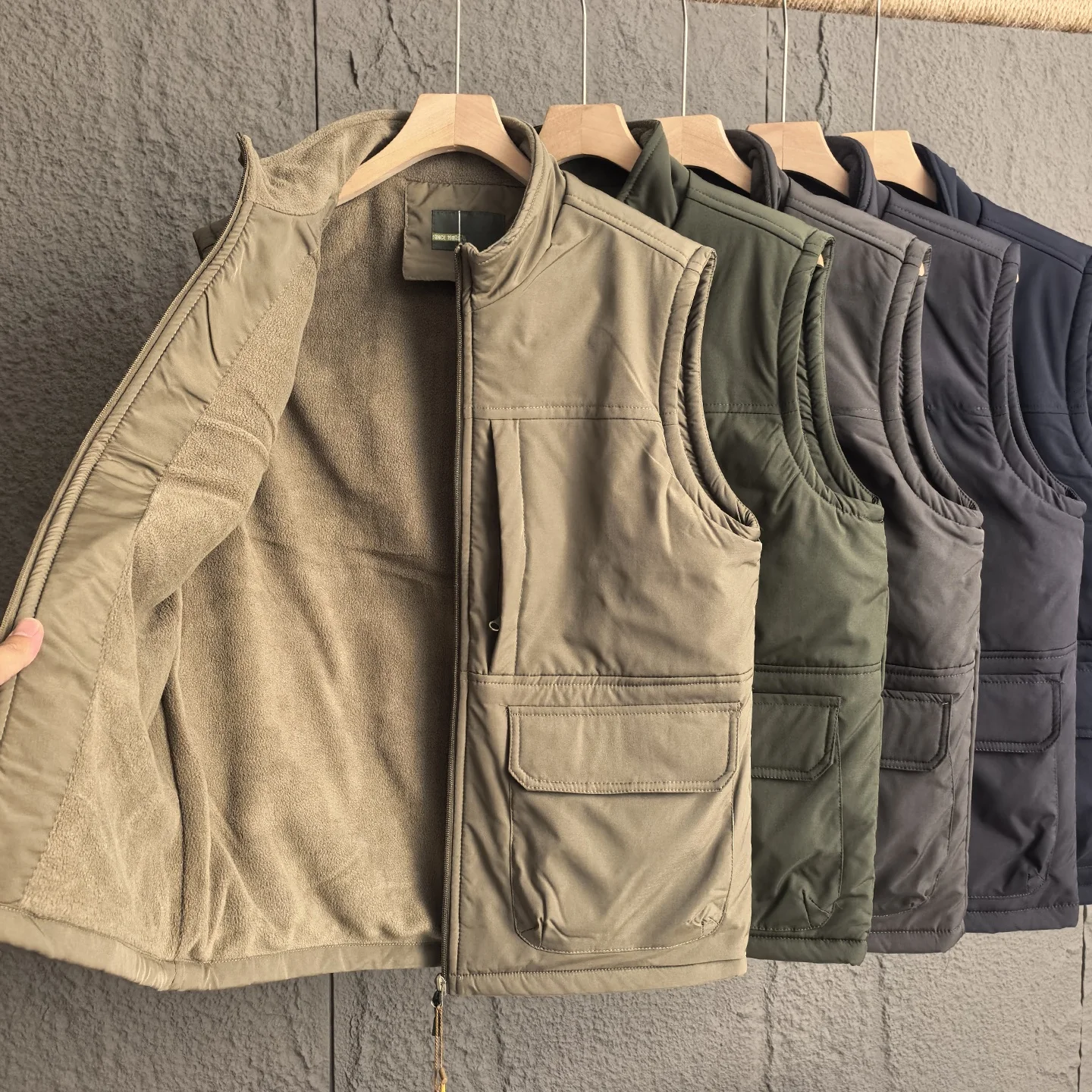 

Thiened Fce Lined Stand Collar Men's Vest Autumn Winter Outdoor Casual Workwear Sle Fiing Sport Vest Chinese Brand W...