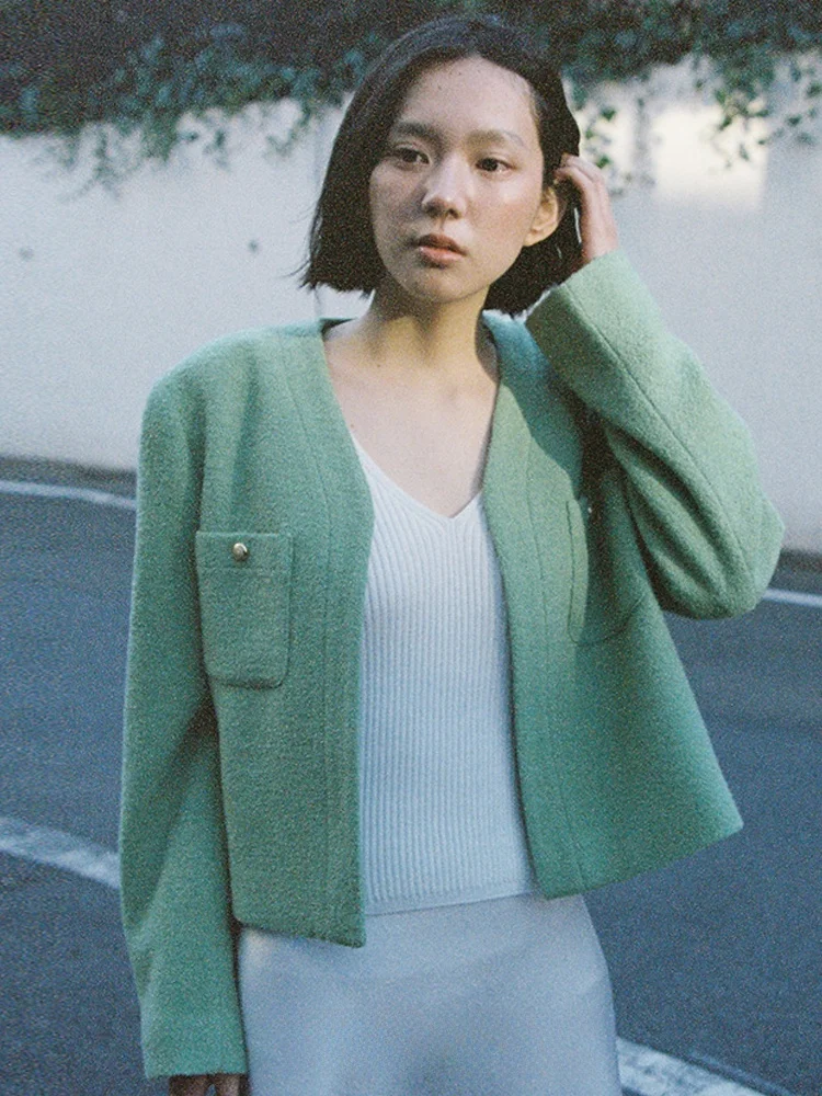 

Casual V-ne Slimming Woolen Women's Suit Spring 2026 New Korean Sle Long Sve Single Button Pure Color Commute Sle