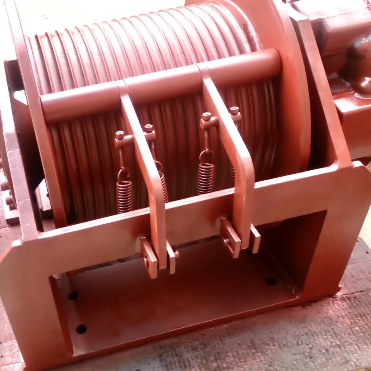 سلسلة المركبات البحرية، ونش هيدروليكي سفلي مجاني #4