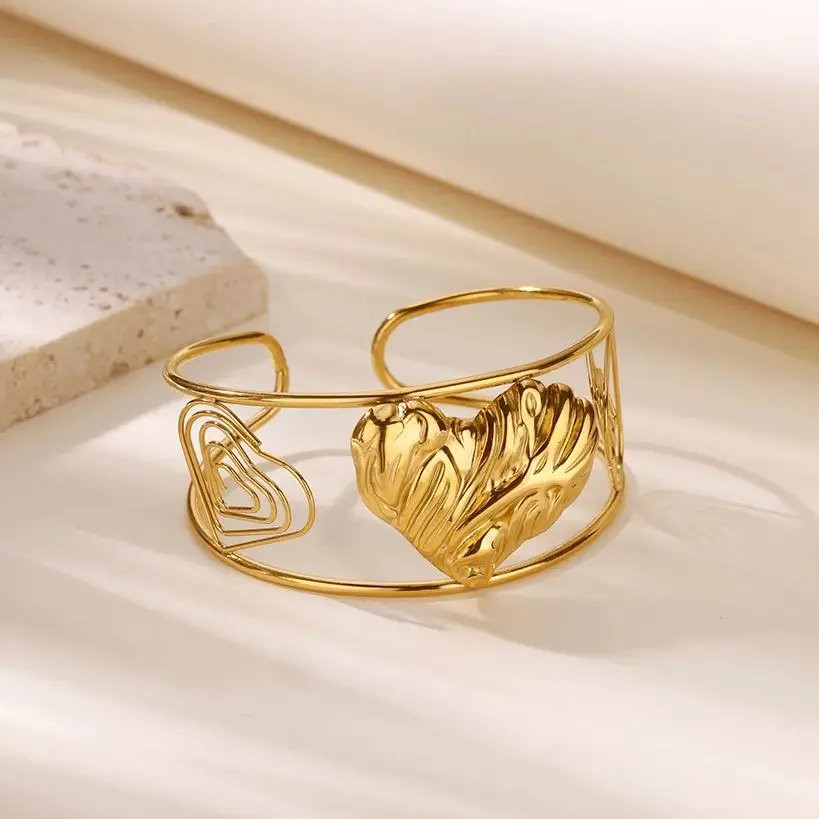 

Vintage Geometric Heart Bangles For Women Gold Color Stainless Steel Heart Cuff Bangle Wedding Waterproof Jewelry Gift