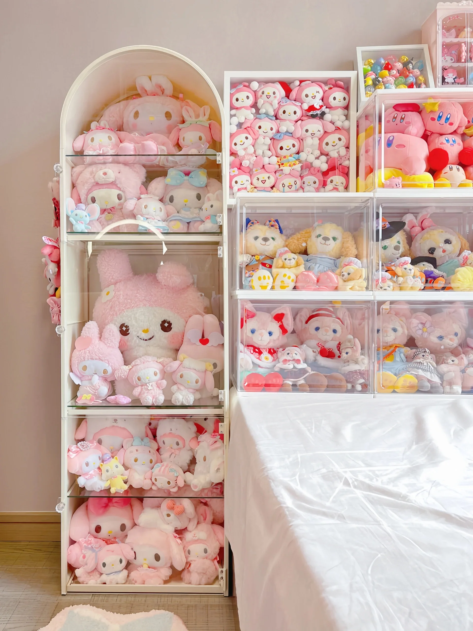 Doll plush storage bucket, children's doll transparent display cabinet, cloth doll large-capacity storage basket artifact