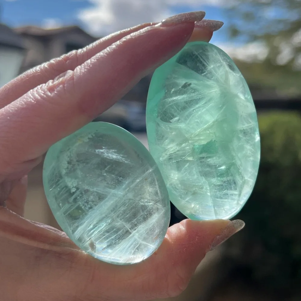 Natural Green Fluorite Palm Stone, Pure Green Crystal Stone, Home Decor, Collection, Unique Gifts for Woman,Helaing Crystal