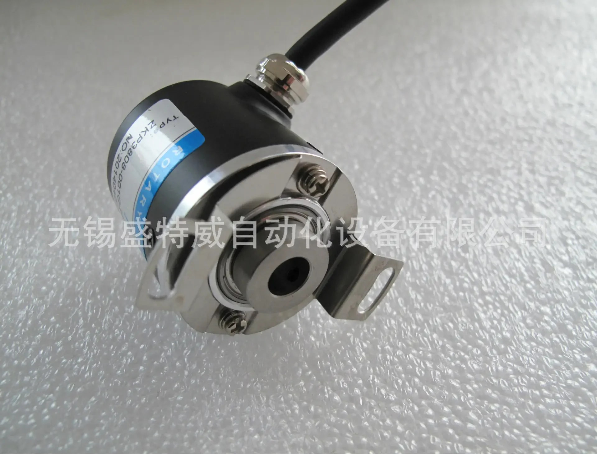 

Brand New AMC3808-001G-500BZ3-5-24F Hollow Shaft Encoder
