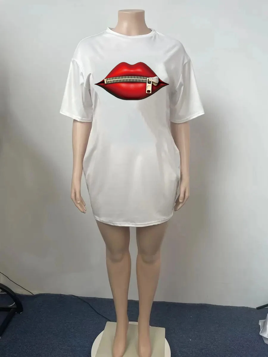 ポップな女性の夏のカジュアルな赤いリッププリントゆったりサイズラウンドネック半袖Tシャツワンピース新ファッションプリントラウンド