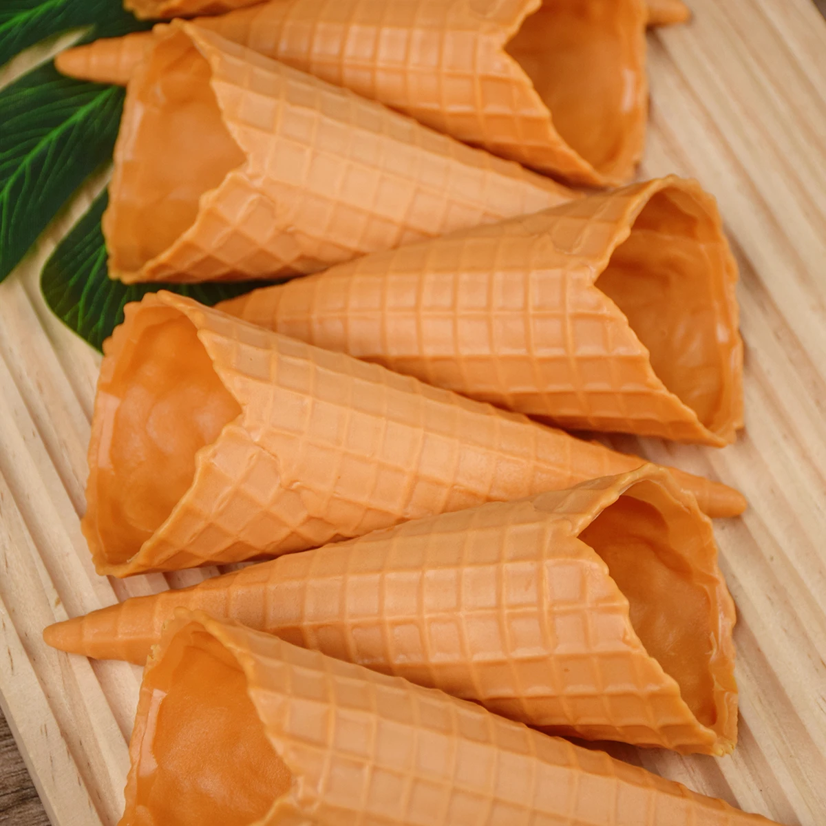 1Pc Realistic Simulation Crispy Ice Cream Cone Fake Food Model Photo Prop Dessert Shop Display Decoration