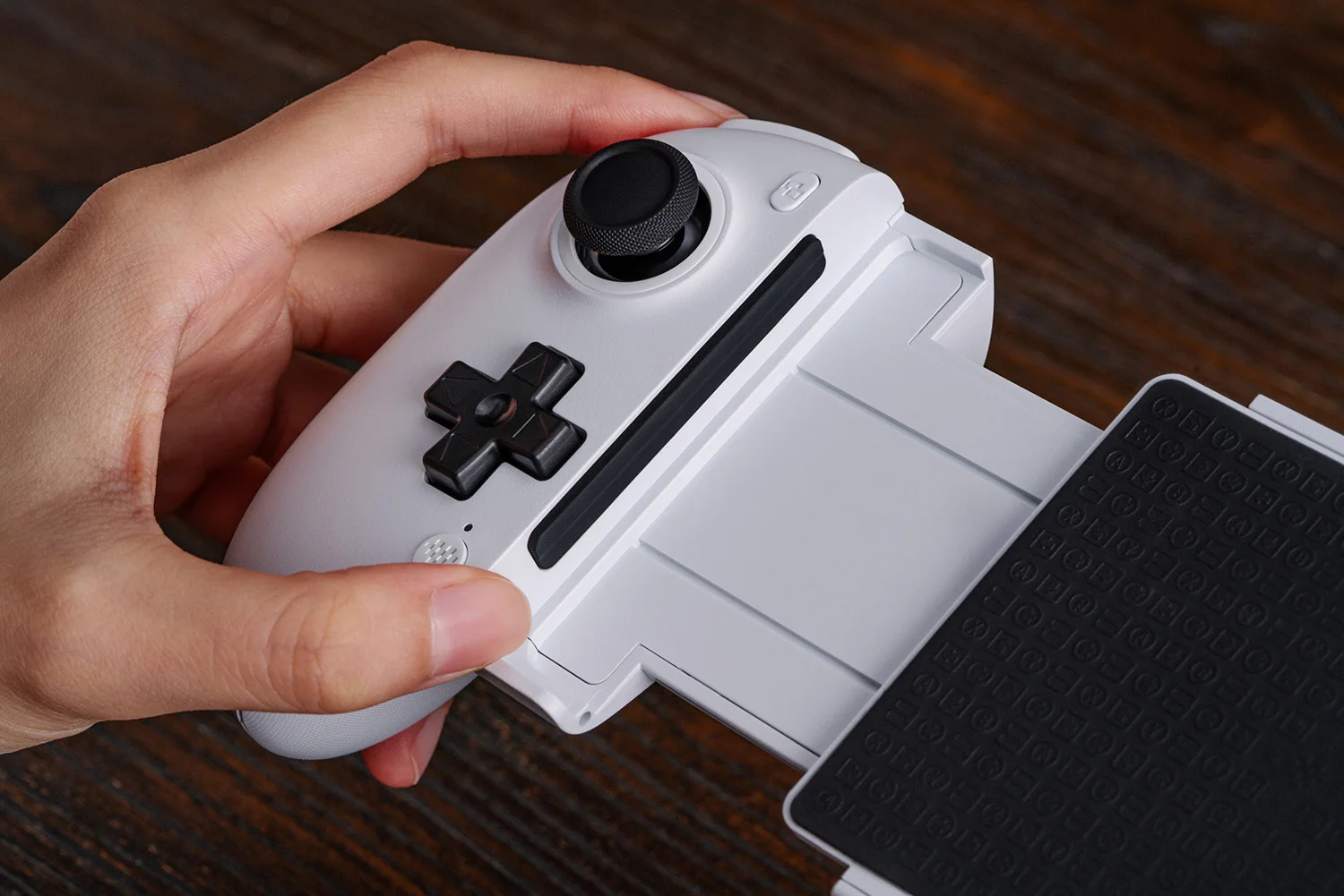 8BitDo Ultimate Mobile Bluetooth-Controller Xbox Edition für iPhone, Apple, Android & Xbox Cloud Gaming mit Hall-Joystick – Detail 6