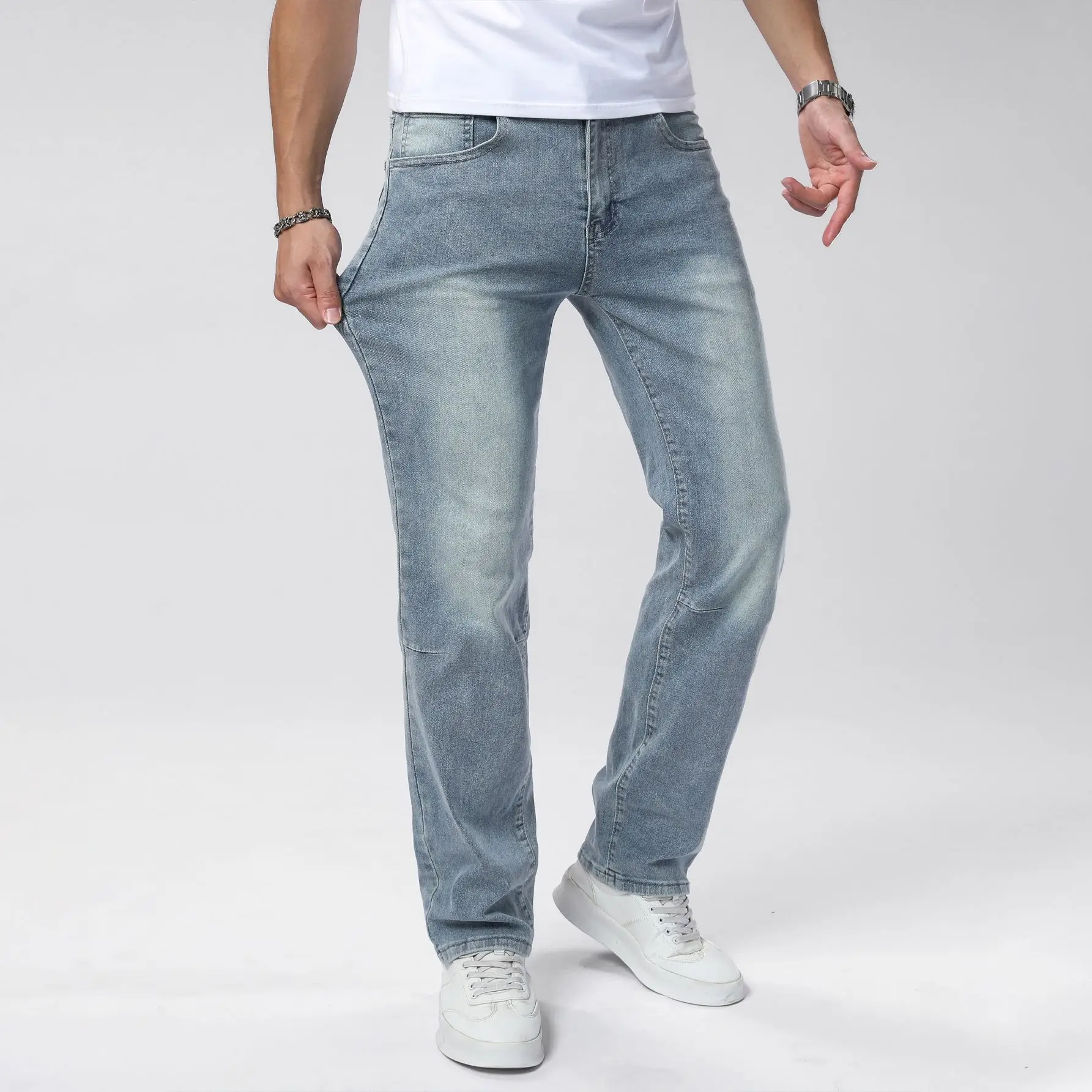 Pantalones vaqueros de tubo recto adelgazantes para hombre, pantalones vaqueros elásticos de color azul claro, nuevos pantalones informales cómodos para las cuatro estaciones para hombre