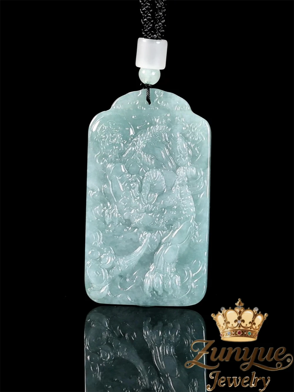 

High-grade Natural A-grade jadeite glutinous variety blue water money PI Xiu pendant jade auspicious beast PI qiu pendant styl