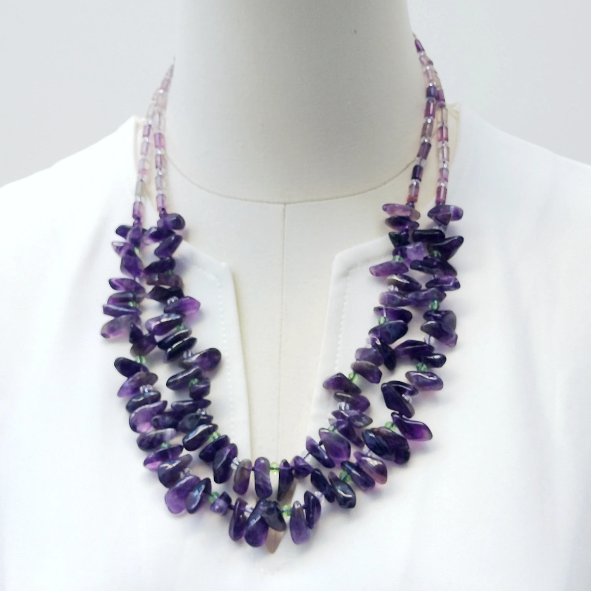 

Ожерелье Lii Ji из натурального камня, фиолетовое, 57 см, двухслойное, с аметистом и флюоритом, женское