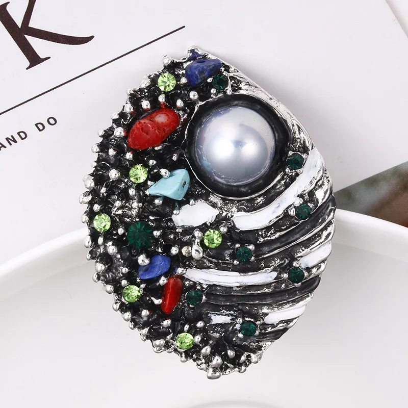 SKEDS Fashion New Arrival Women Men Casual Round Pearl Rhinestone Brooches Pins Vintage Top Brand Unisex Party Corsage Jewelry