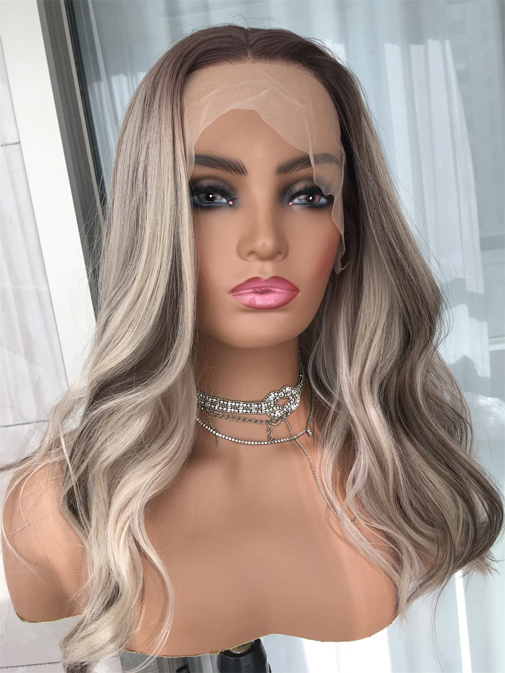 Highlight Blonde Body Wave Lace Front Wig Synthetic Hair Wigs for Women 13x4 Frontal Wig Preplucked Short Wavy 18