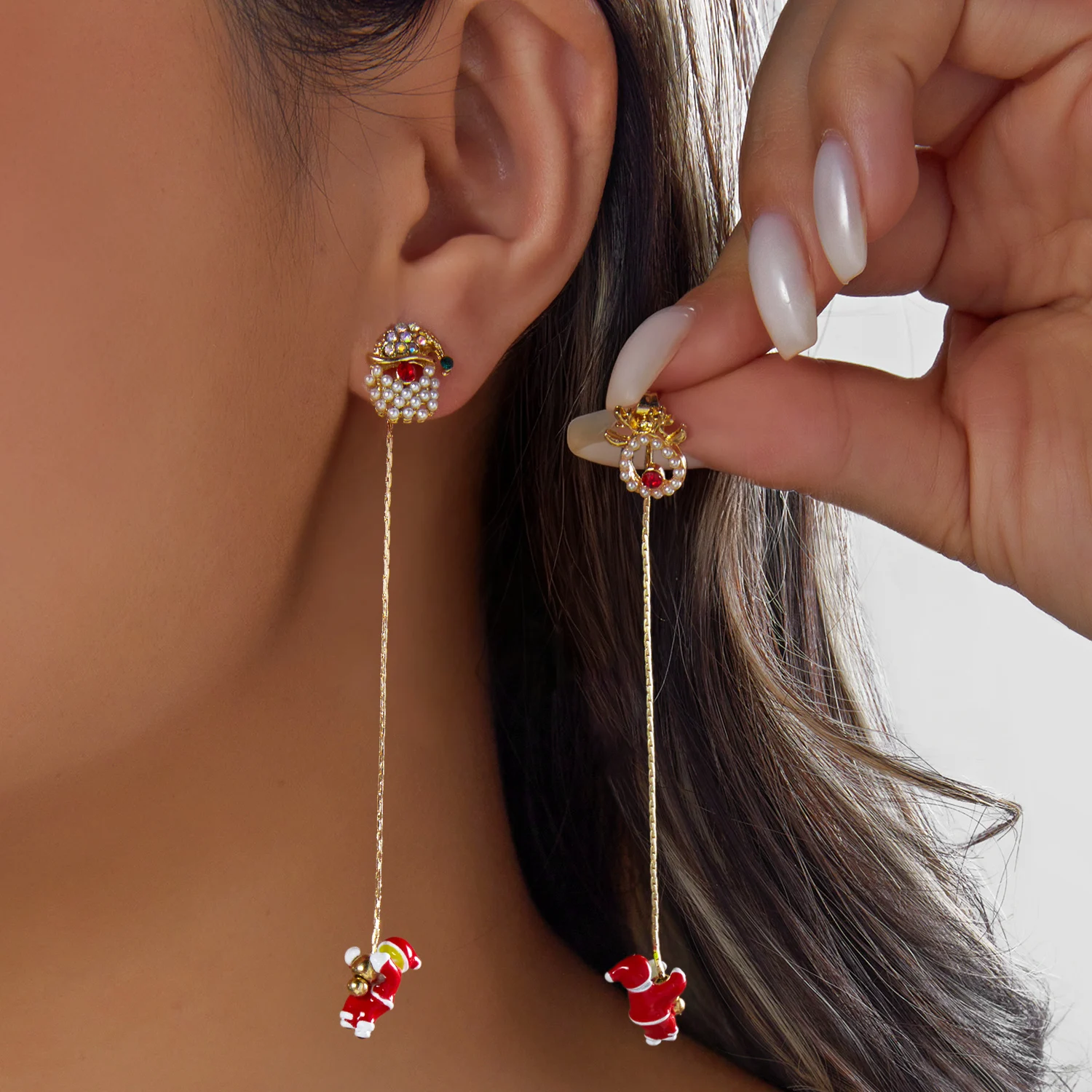 Creative Moving Santa Claus Tassel Dangle Earrings for Women Red Rhinestone Santa Hat Sock Asymmetric Long Earring Party Jewelry