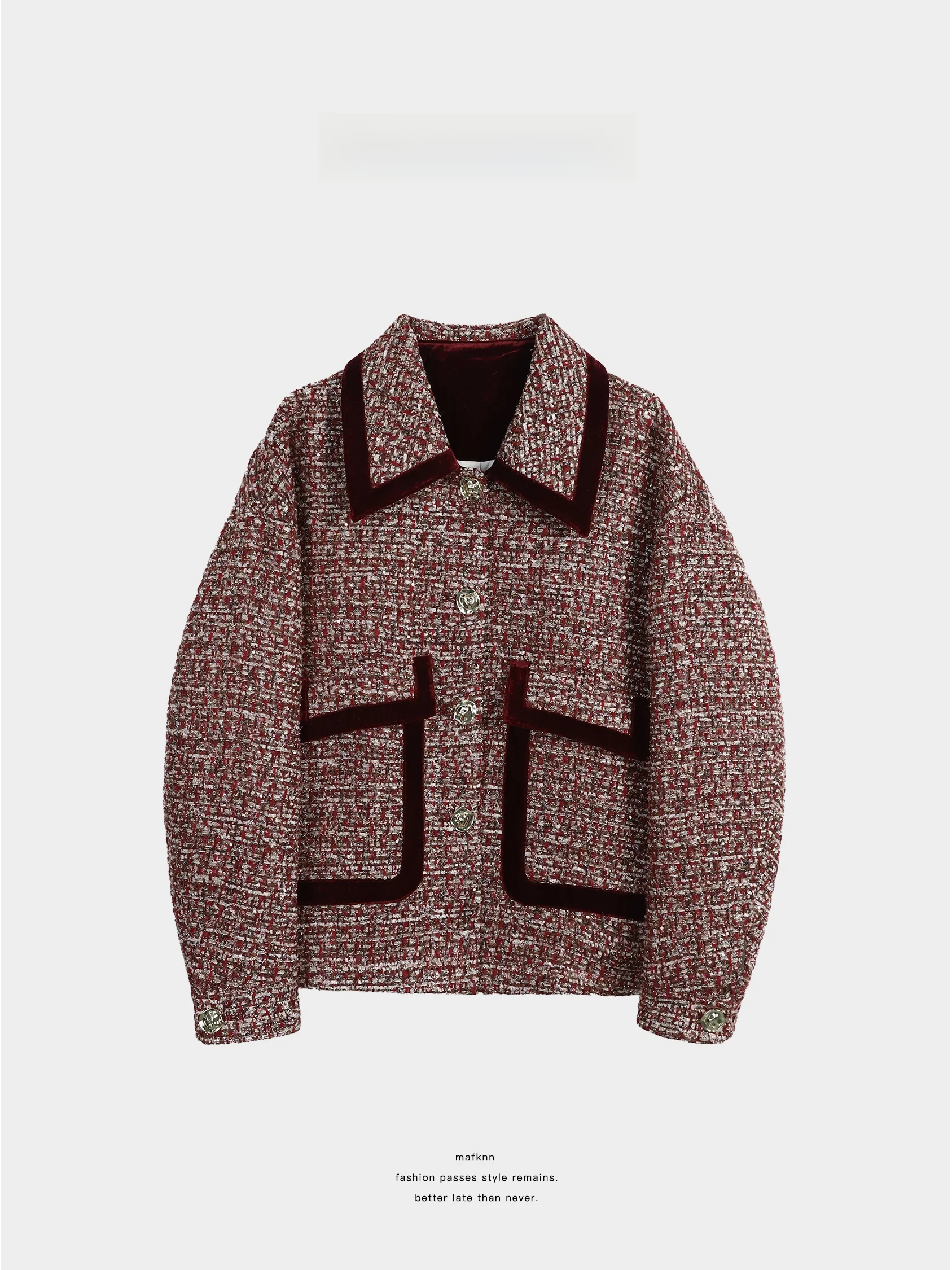 

Винтажное пальто из твида винного цвета, больших размеров, с наполнителем из белого гусиного пуха, теплое, длинное, с цветными вставками.