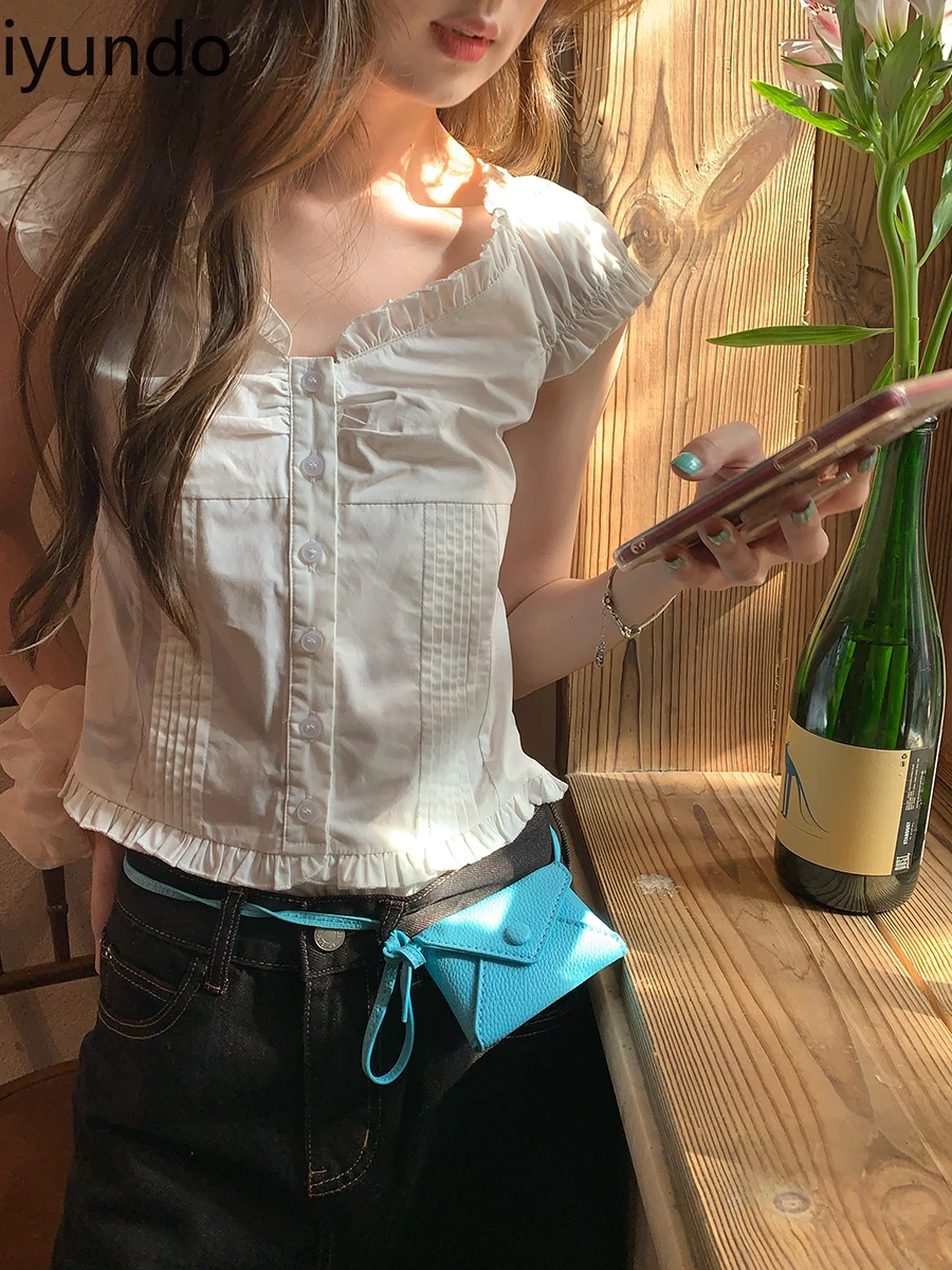 

White Lace V-neck Vest Sleeveless Shirt Women's Niche Slim Fit Figure Showing Sexy Short Top Blouses for Women Fashion