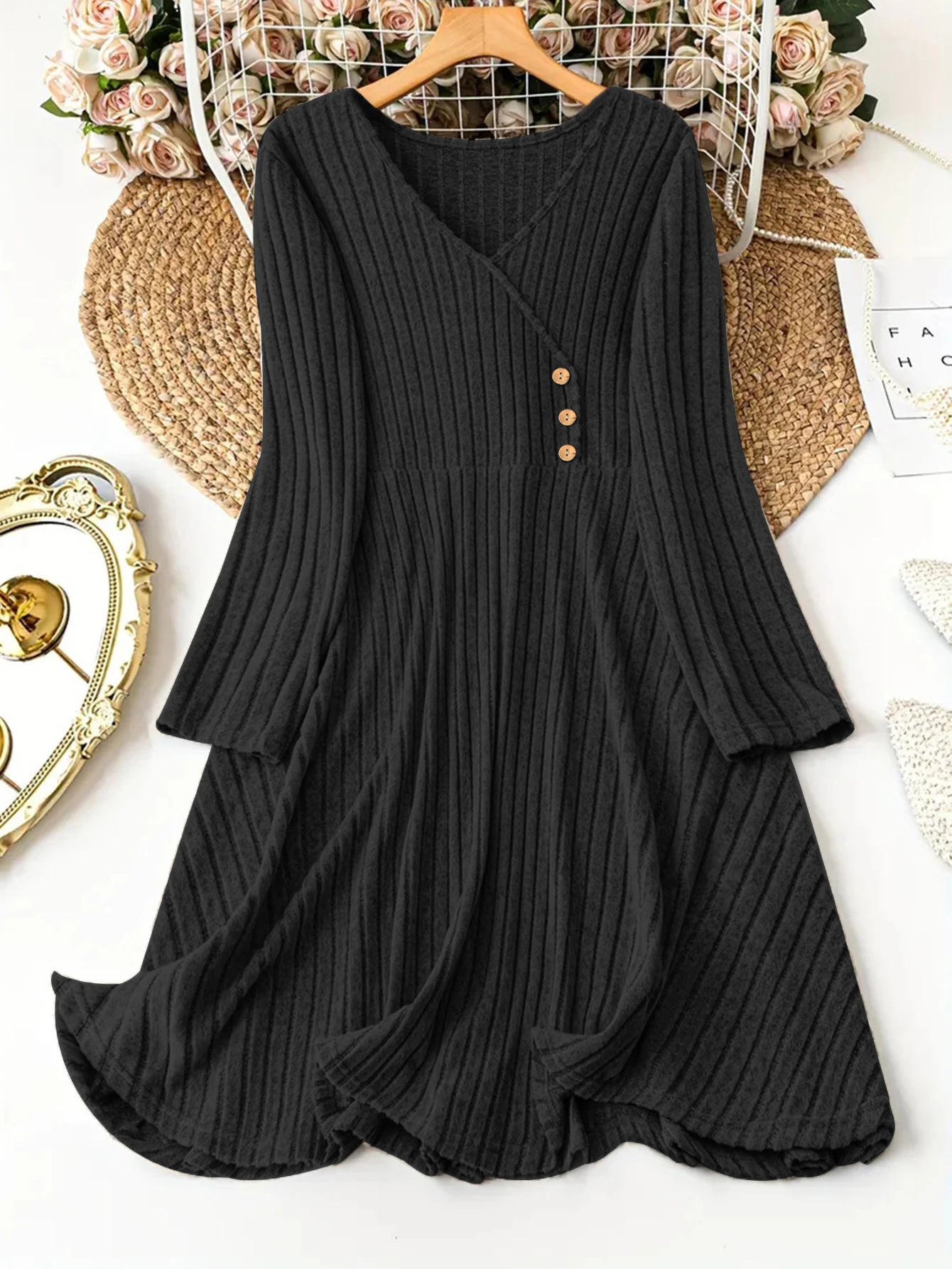 

Plus Size Women's Solid Color V-Neck Long Sleeve Pit Stripe Dresses