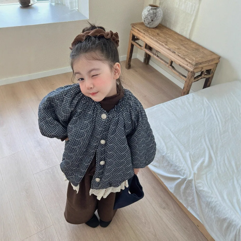 الفتيات مجموعة 2025 الشتاء النسخة الكورية البولكا نقطة الدانتيل تنحنح المألوف الدافئة سترة قطن عادية مع السراويل الصوفية قطعتين مجموعة