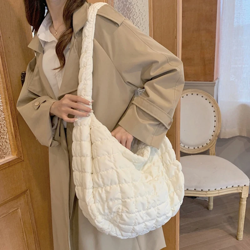 Cloud Pleated Diamond Grid Large Capacity Dumpling Bag Retro Crossbody Bag