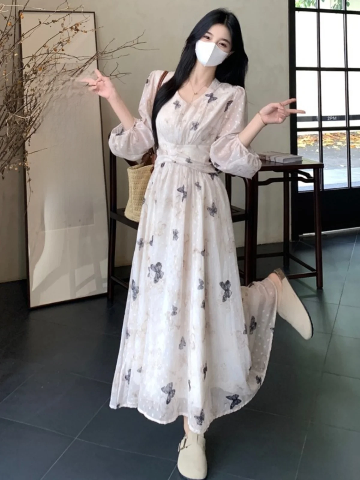 

Новая женская миди-платье А-силуэта больших размеров с цветочным принтом, V-образным вырезом, длинными рукавами, приталенная, с завышенной талией, весна