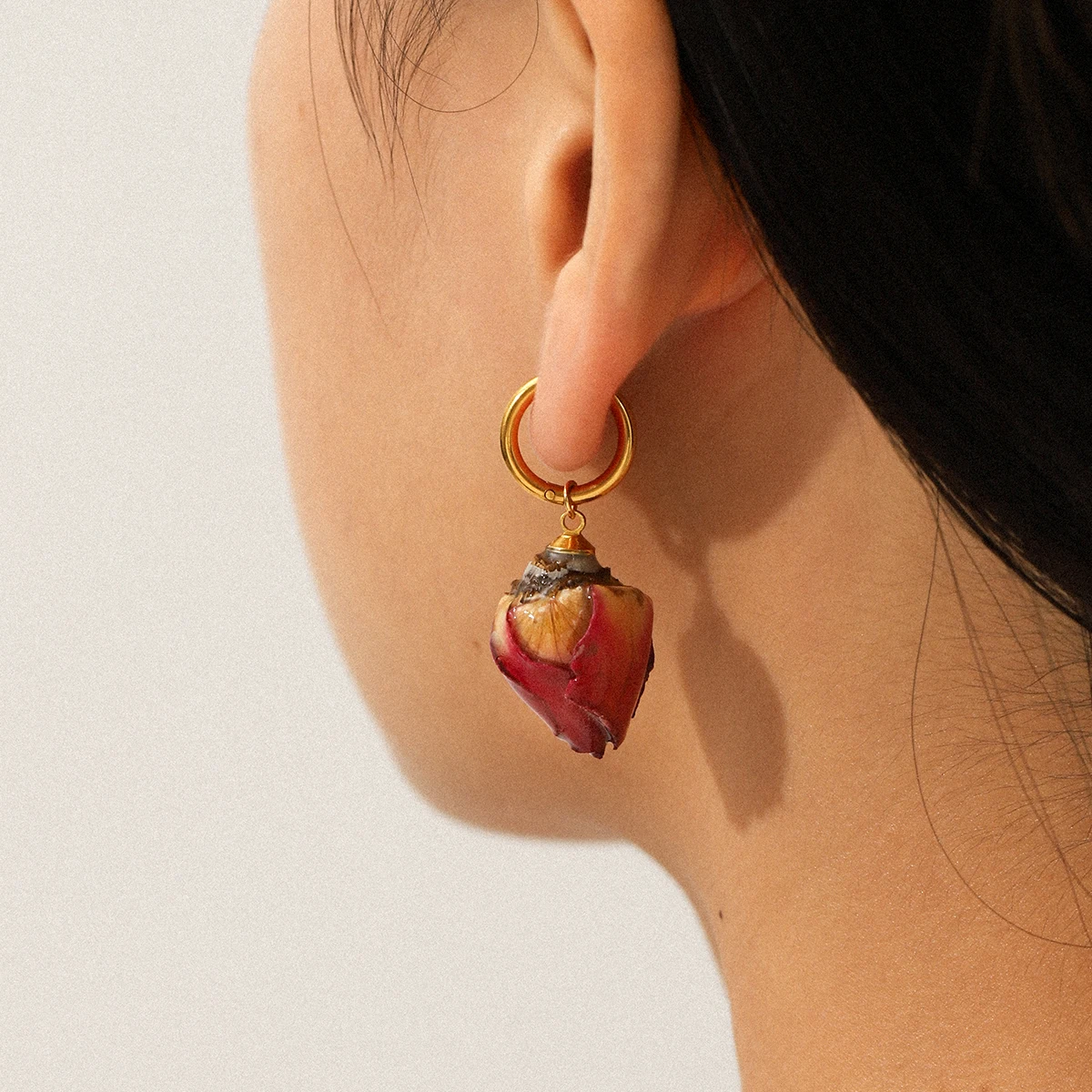 

Huang Chao Vintage Rose Bud Earrings Women Fashion Sweet Romantic Earrings Stainless Steel Waterproof Charm Couple Gift