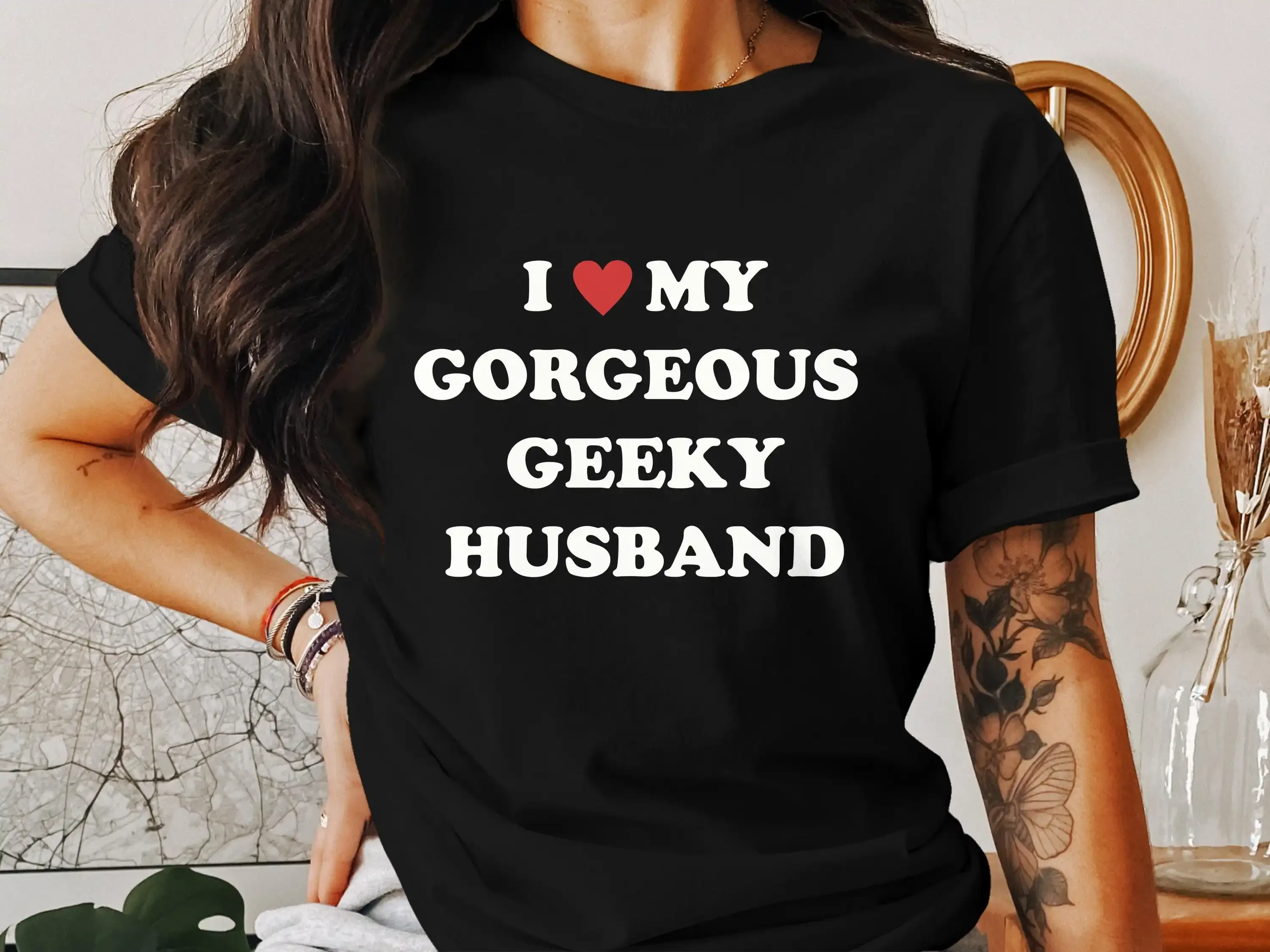 

Футболка «I Love Heart My Gorgeous Geeky Husband Softstyle» на День святого Валентина от жены