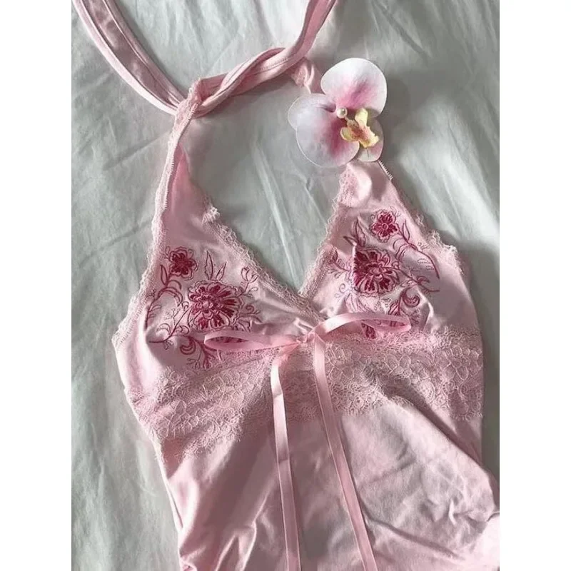 

Vintage lace neck embroidered suspender sexy T-shirts for women 2025 summer design casual high-quality gothic baggy top