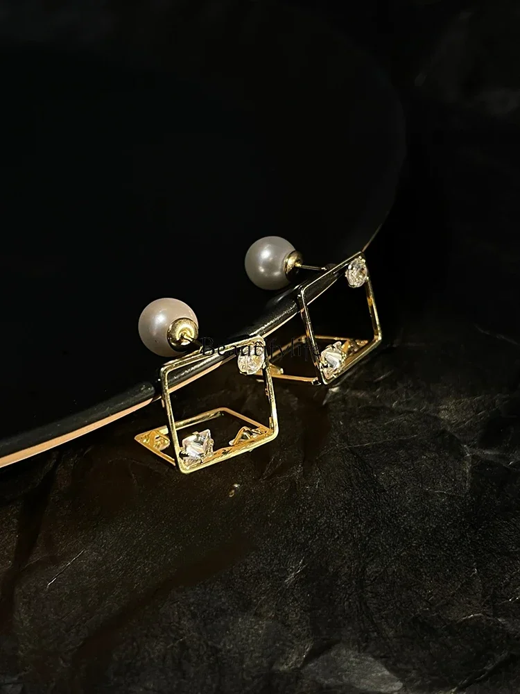 

Niche design pearl square earrings 2024 new trendy exquisite temperament stud earrings