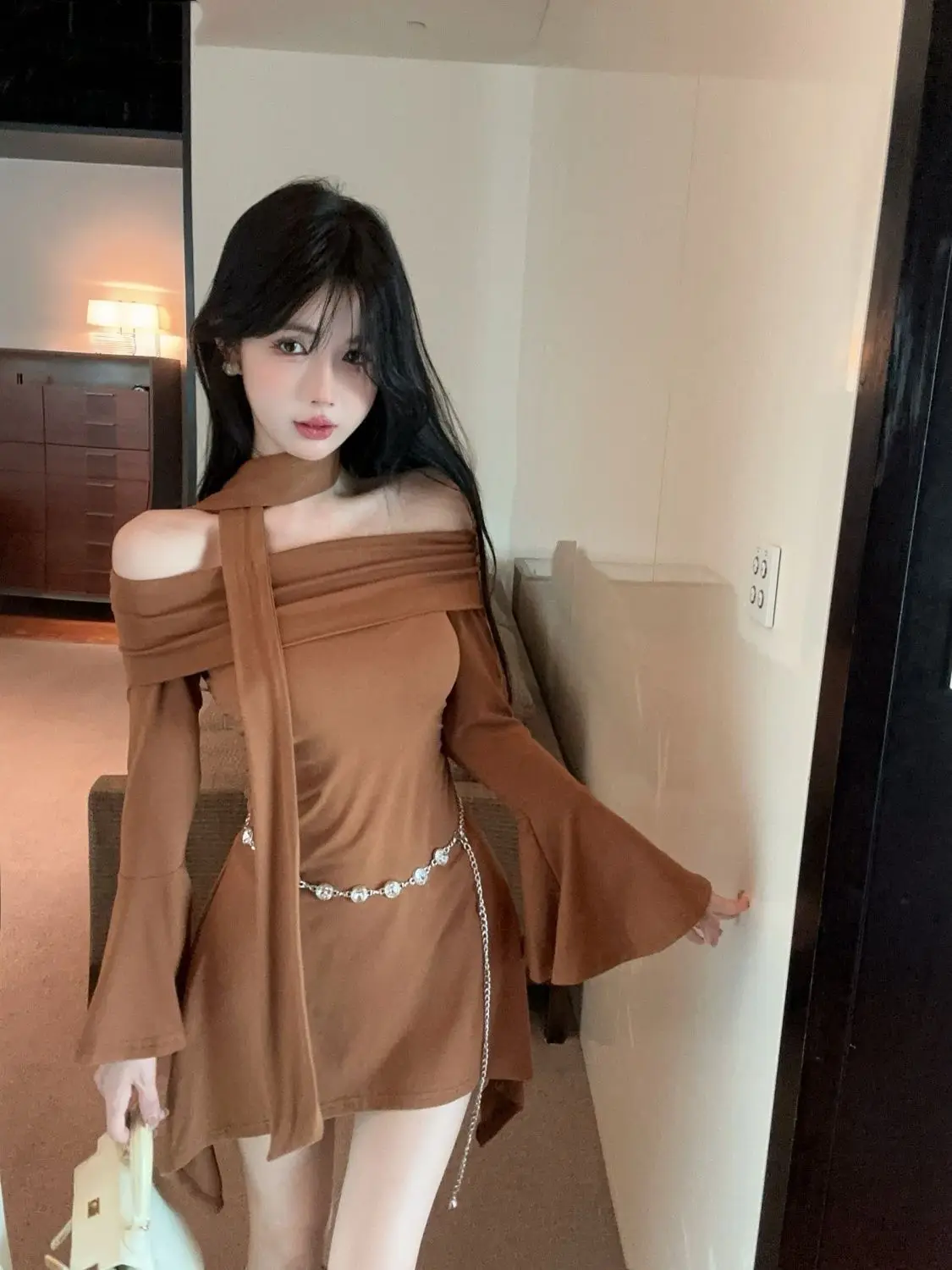 Pure Desire to Expose Shoulders Long Sleeves Slim Fit and Slimming Hip Hugging Dress New Tight Short Skirt