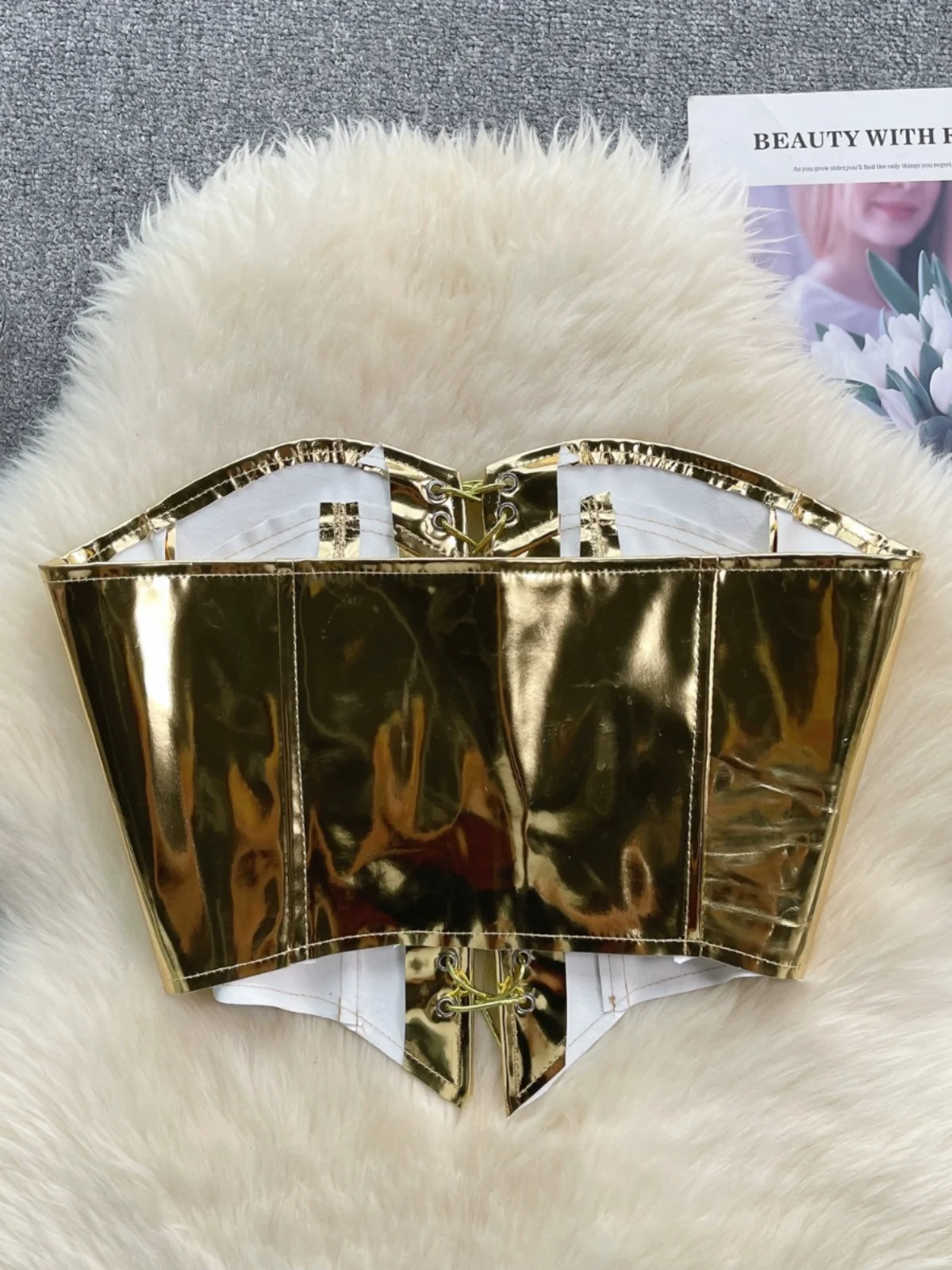 iny Metal Feel Boudoir Sle Wrap Chest Design Belted ort Crop Top Belly Baring Tube Top Base irt for Young Women