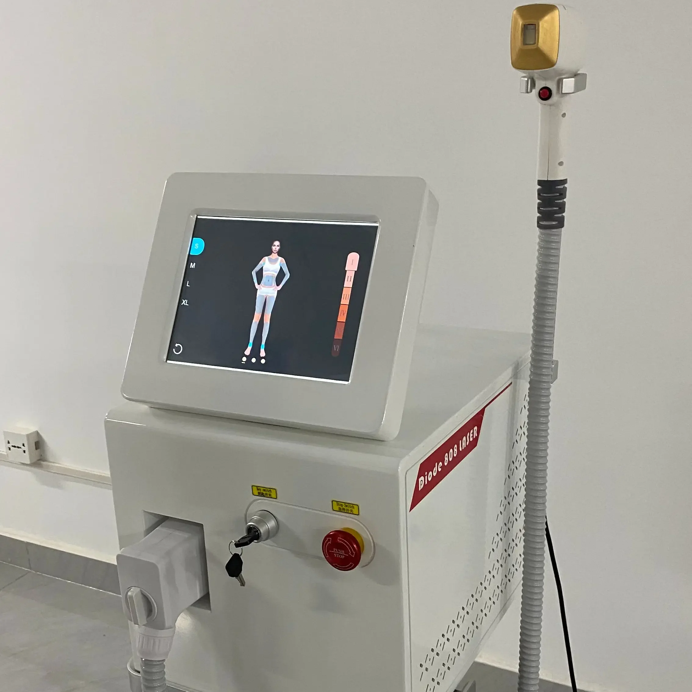 إزالة الشعر الدائم الآمن وغير المؤلم 808NM 755NM 1064NM ثلاثة أطوال موجية تكنولوجيا الجليد العناية البدنية تكنولوجيا الجليد البلاتين