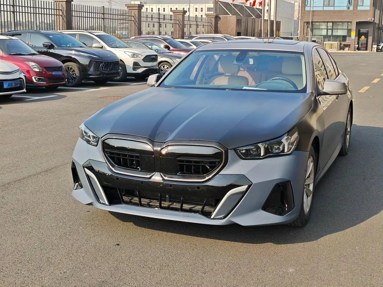 تعديل جودة عالية لـ 5series Facelift F10 F18 (10-17) يتغير إلى G60 LCI M-tech 2025 Bodykit 1:1 مصباح أمامي LED لصندوق السيارة