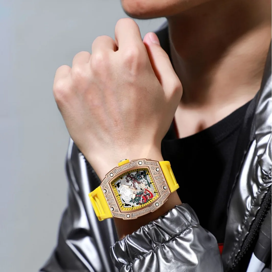 Three-dimensional Luminous Christmas Tree Hollow Pattern Decoration Quartz Watch Men Fashion Watches Personality Watch Clock