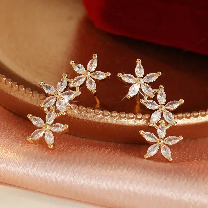 Exquisite Small Flower Studs Earrings Covered Inlay Cubic Zircon Shiny Brightly Women's Earrings Fresh Style Sweet Jewelry