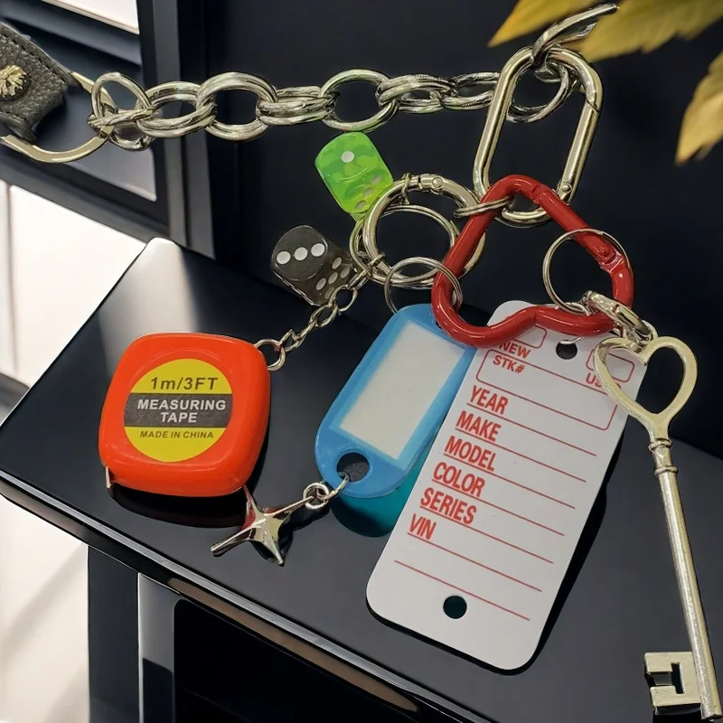 Llavero multifuncional con dije para bolso, cinta métrica y brújula, colgante para bolso "maximalismo", colgante para la cintura, regalo de cumpleaños