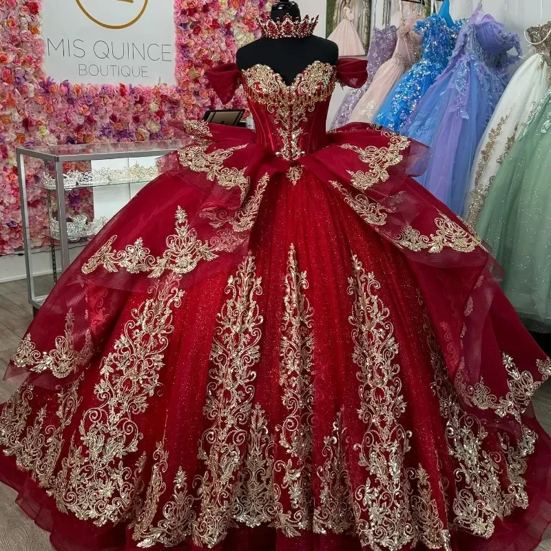 

ANGELSBRIDEP Luxury Red Quinceanera Dresses Gold Applique Lace Off Shoulder Birthday Prom Party Dress Crystal Beading Ball Gown