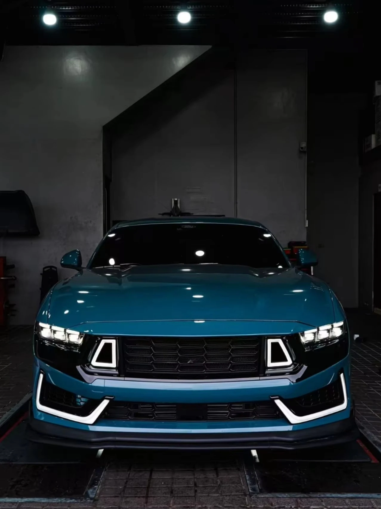 مألوف أسود لامع مع مادة ABS مع ضوء