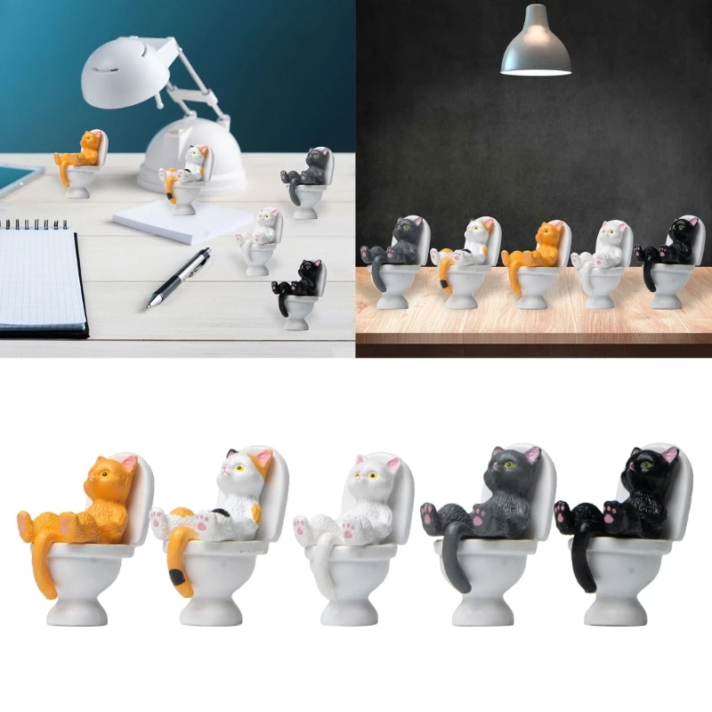 Gatto in resina sulla toilette ornamenti paesaggistici figurine di animali dei cartoni animati per decorazioni domestiche mini
