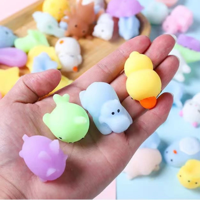 40 個のパズルとストレス解消おもちゃパッケージ ストレスを絞って解消するサプライズギフト 子供のホリデーパーティーのご褒美に